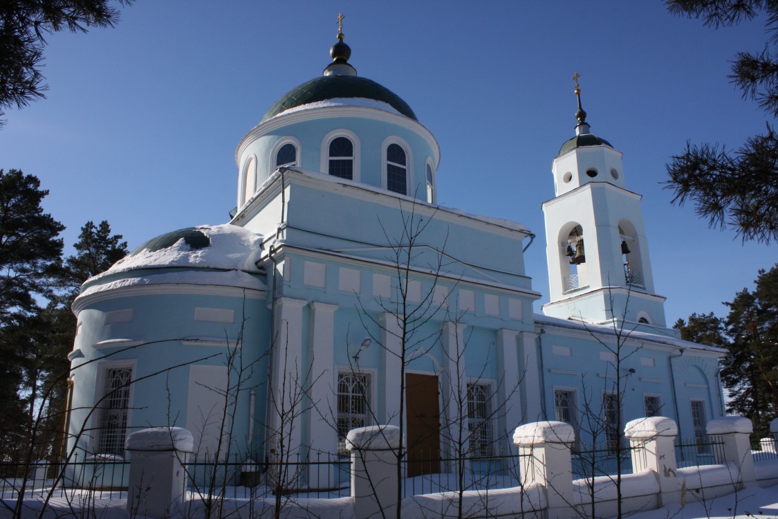 Очево. Церковь Введения во храм Пресвятой Богородицы. фасады