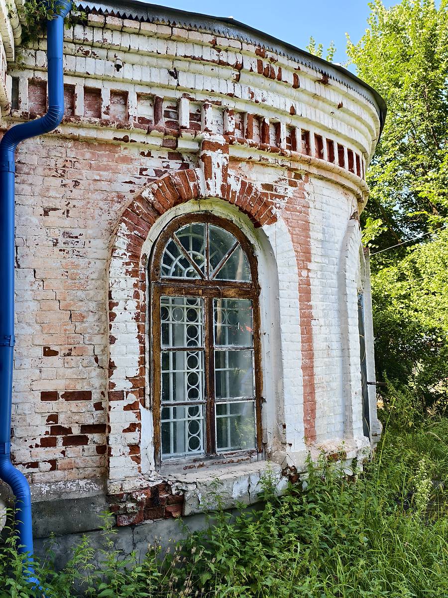 Архитектурные детали южной части алтаря, архитектурные детали. Введенский мужской монастырь. Церковь Введения во храм Пресвятой Богородицы, Вязники (Вязниковский район, Владимирская область)