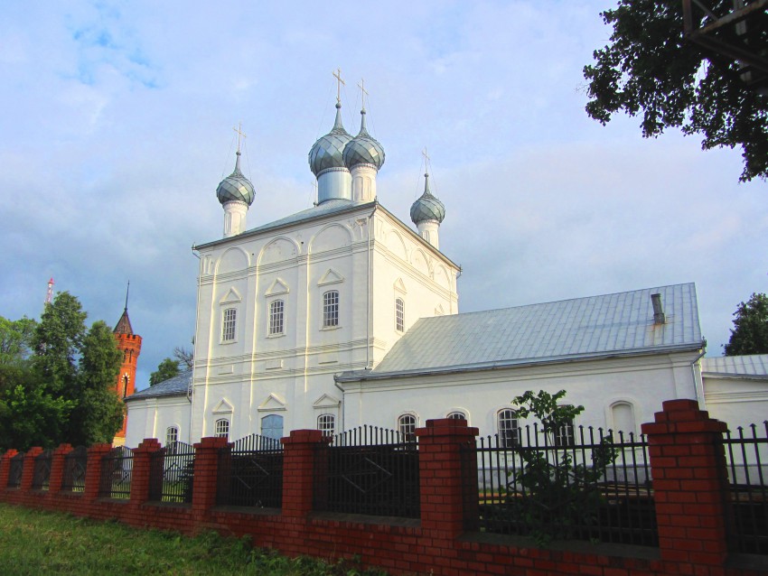 Церковь Троицы Живоначальной, Вязники (Вязниковский район, Владимирская область). фасады