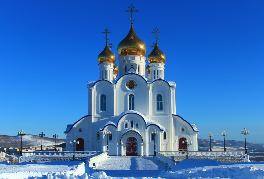 Петропавловск-Камчатский. Кафедральный собор Троицы Живоначальной. фасады, Западный фасад