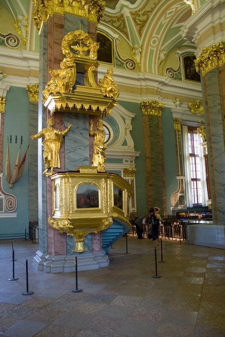 Собор Петра и Павла, Петроградский район (Санкт-Петербург, г. Санкт-Петербург). интерьер и убранство, Место для царя