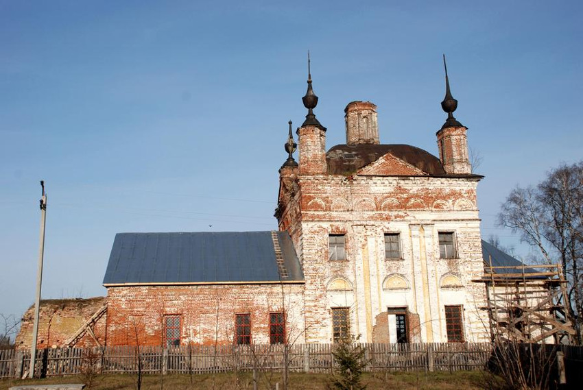 Село архангел владимирская. Село Сарыево Церковь Архангела Михаила.