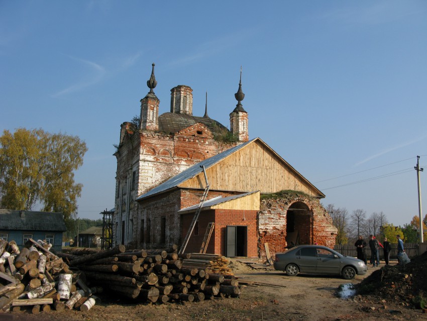 Церковь Михаила Архангела, Сарыево (Вязниковский район, Владимирская область). общий вид в ландшафте