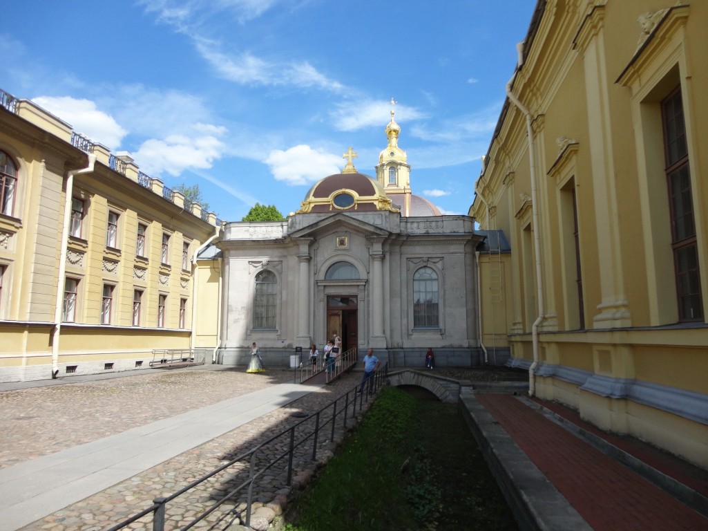 Петроградский район. Собор Петра и Павла. фасады, Вход в храм.