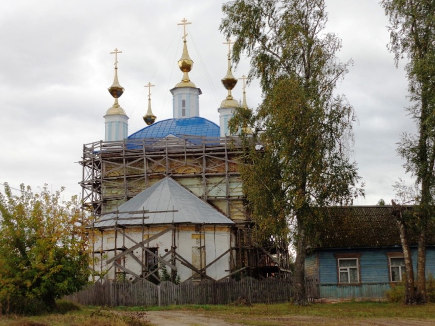 Церковь Михаила Архангела, Сарыево (Вязниковский район, Владимирская область). фасады, Церковь начала восстанавливаться