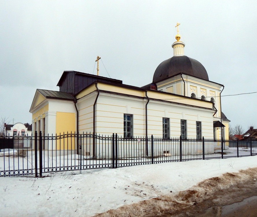 Тверь. Церковь Сергия Радонежского. фасады