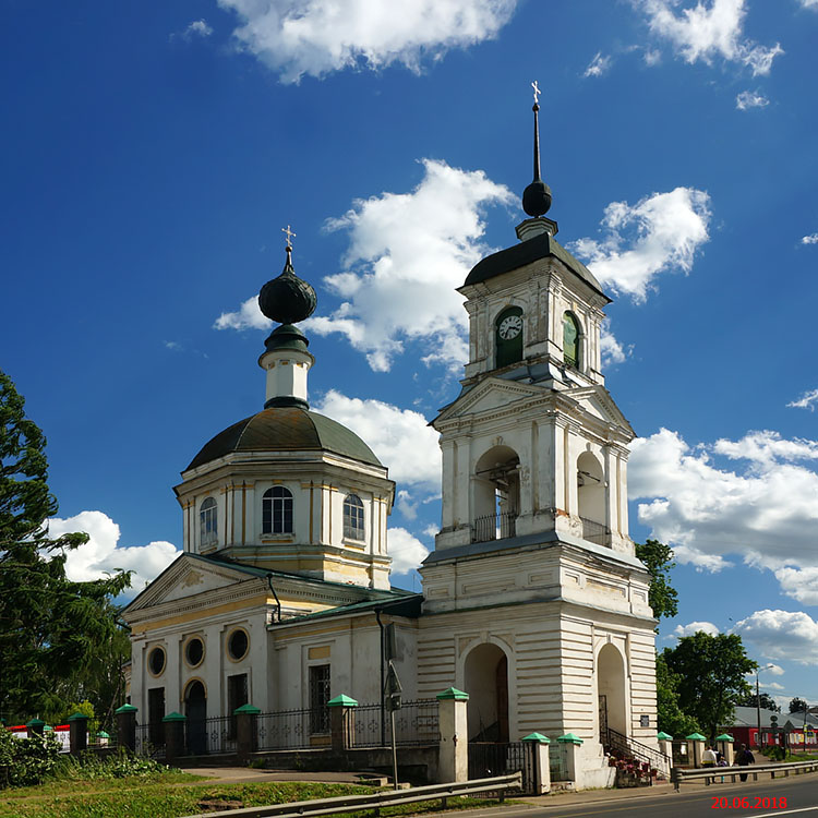 Петровское. Церковь Петра и Павла. фасады