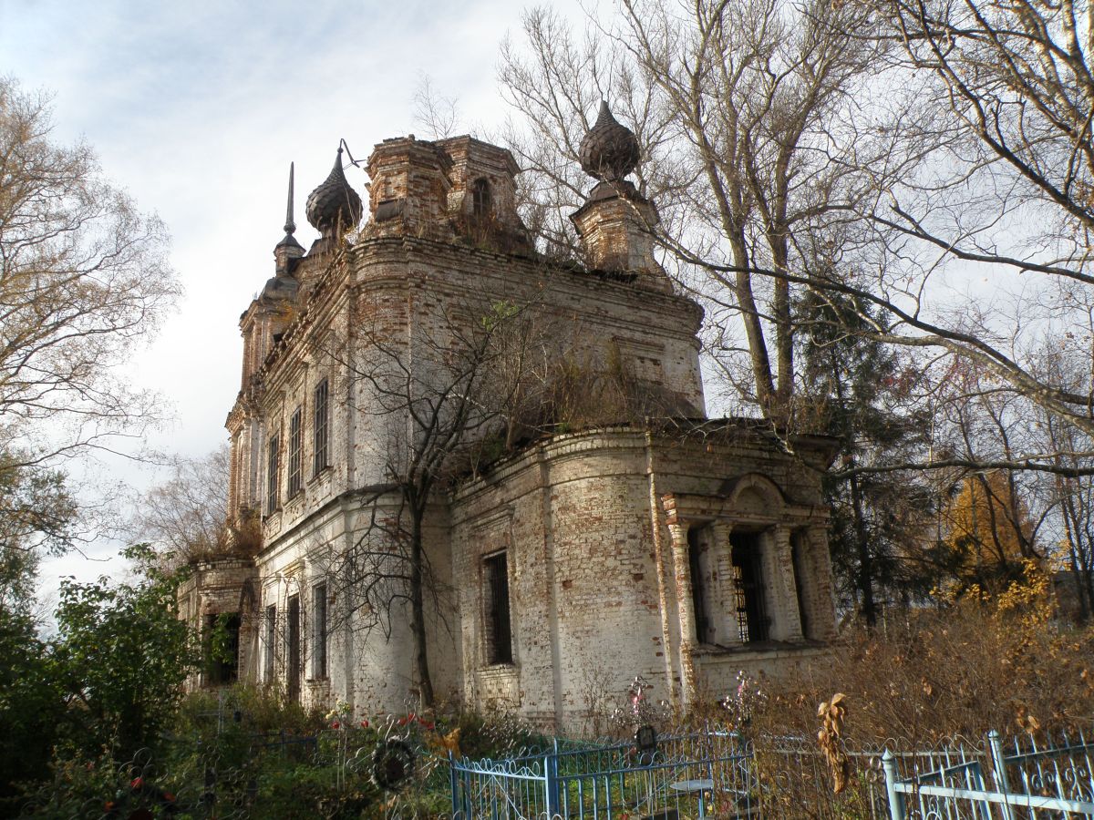 Залужье. Церковь Воскресения Христова. фасады