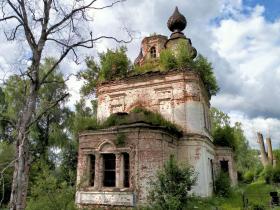 Залужье. Церковь Воскресения Христова