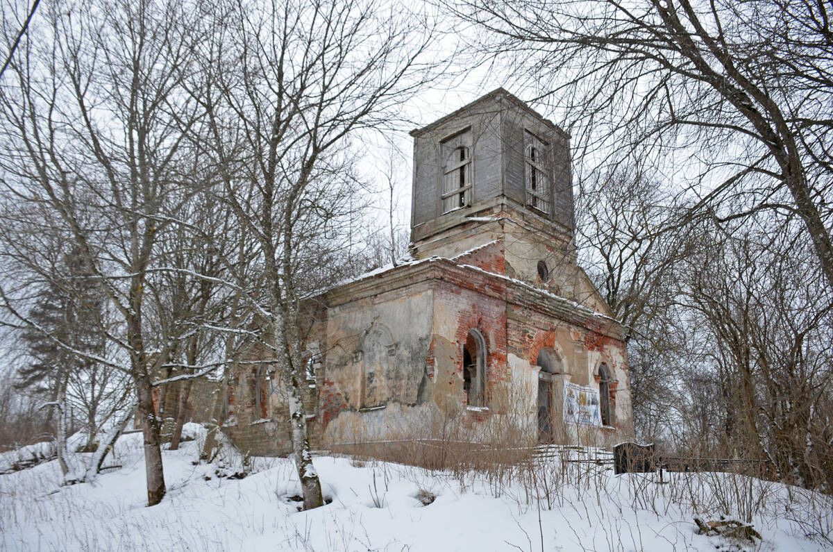 Церковь Михаила Архангела, Удосолово (Кингисеппский район, Ленинградская область). общий вид в ландшафте