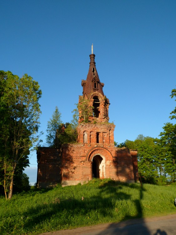 Церковь Георгия Победоносца, Ратчино (Кингисеппский район, Ленинградская область). фасады