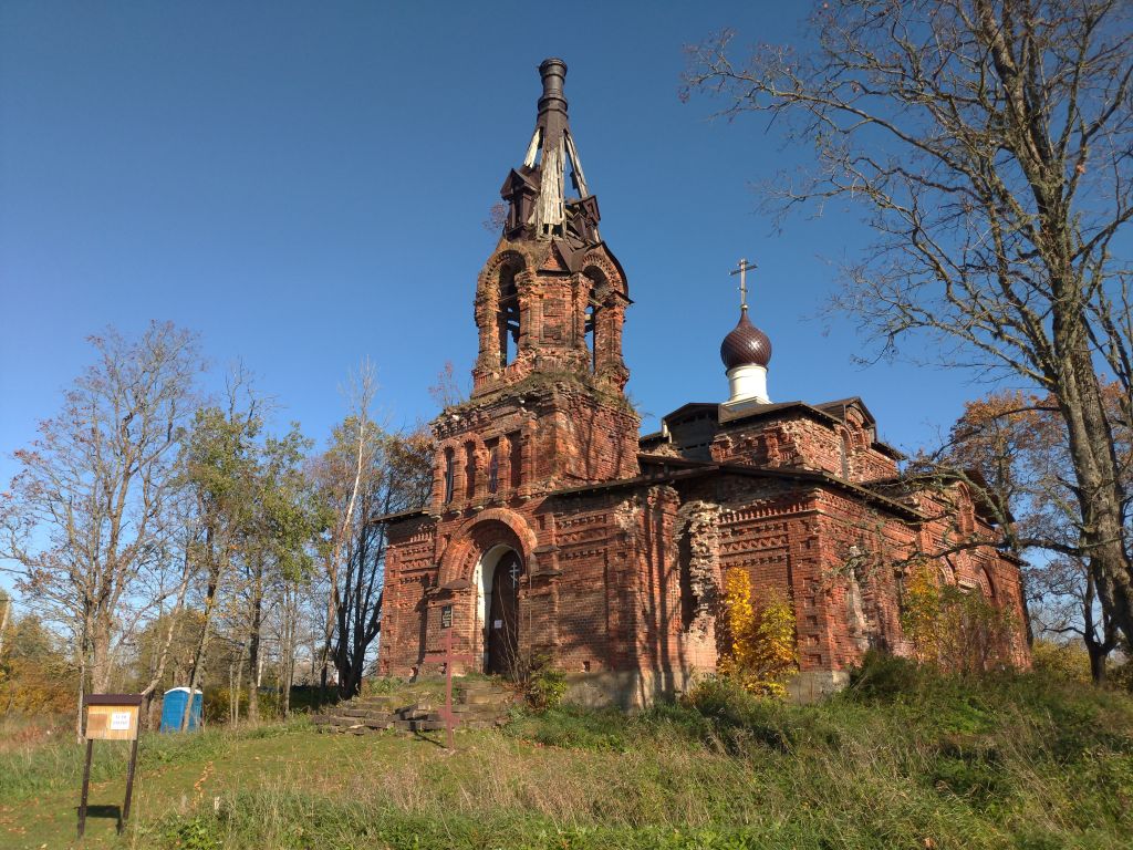 Ратчино. Церковь Георгия Победоносца. фасады