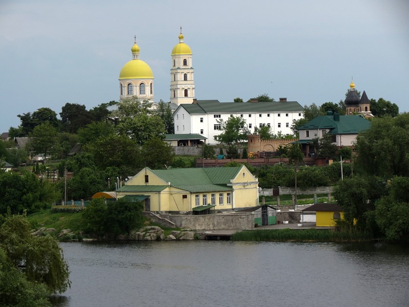 Белая Церковь. Женский монастырь Марии Магдалины. общий вид в ландшафте