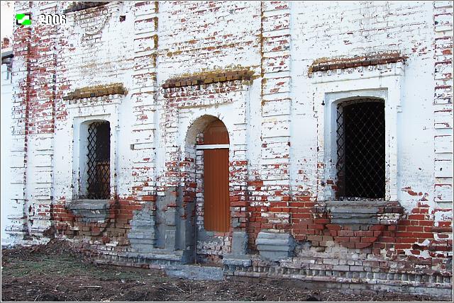 Церковь Рождества Пресвятой Богородицы, Троицкое Татарово (Вязниковский район, Владимирская область). архитектурные детали, Южный вход в основной объем