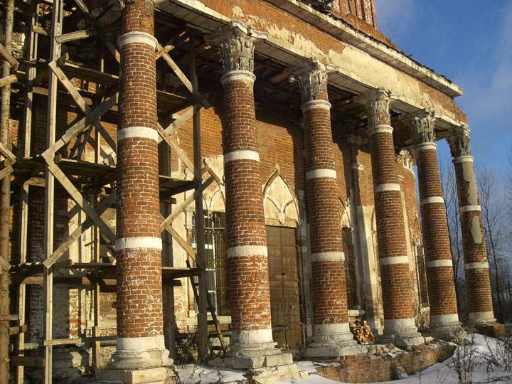 Церковь Троицы Живоначальной, Новощапово (Клинский городской округ, Московская область). архитектурные детали