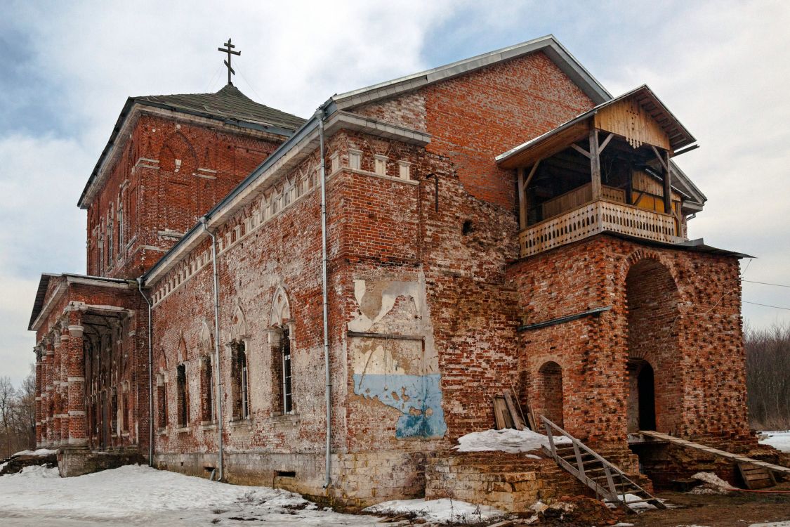 Церковь Троицы Живоначальной, Новощапово (Клинский городской округ, Московская область). фасады