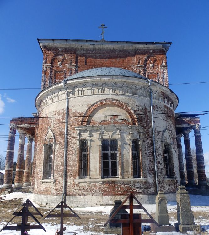 Церковь Троицы Живоначальной, Новощапово (Клинский городской округ, Московская область). фасады