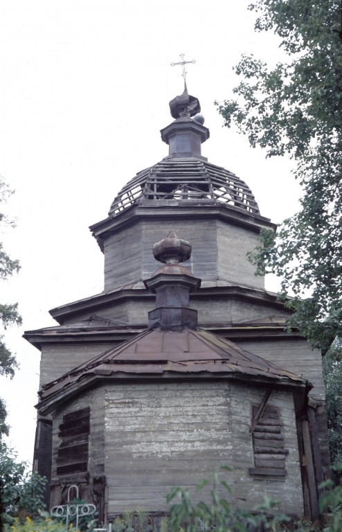 Церковь Георгия Победоносца, Ручьи (Крестецкий район, Новгородская область). архитектурные детали