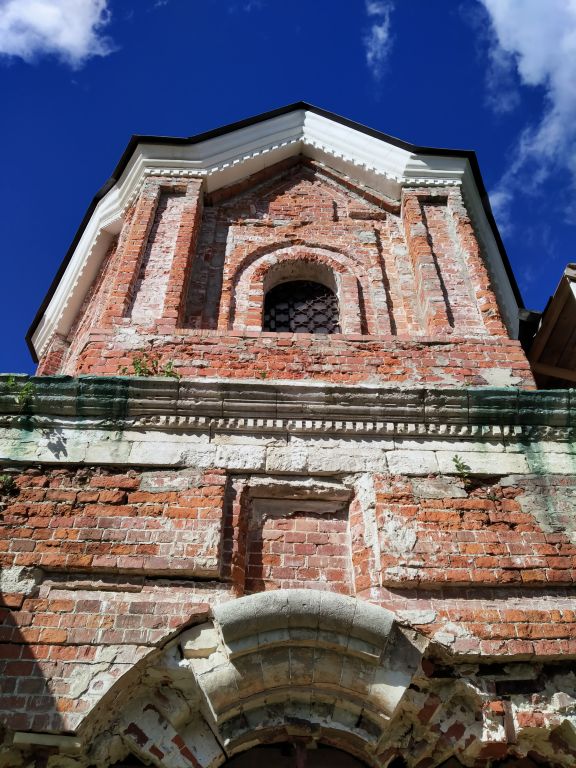 Церковь Тихвинской иконы Божией Матери, Глухово (Дмитровский городской округ, Московская область). архитектурные детали