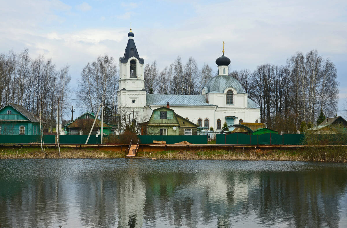 Церковь Троицы Живоначальной, Турбичево (Дмитровский городской округ, Московская область). общий вид в ландшафте