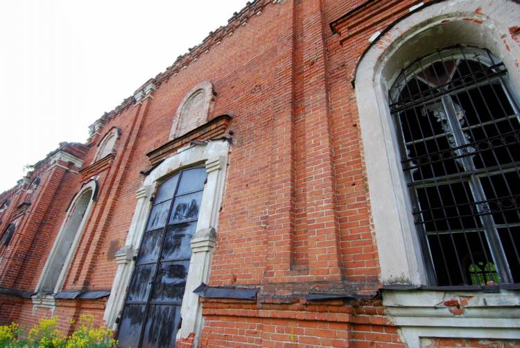 Церковь Казанской иконы Божией матери, Трёхсвятское (Дмитровский городской округ, Московская область). архитектурные детали
