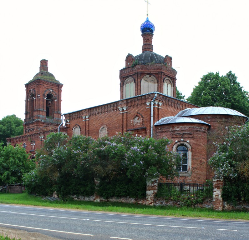 Церковь Казанской иконы Божией матери, Трёхсвятское (Дмитровский городской округ, Московская область). фасады