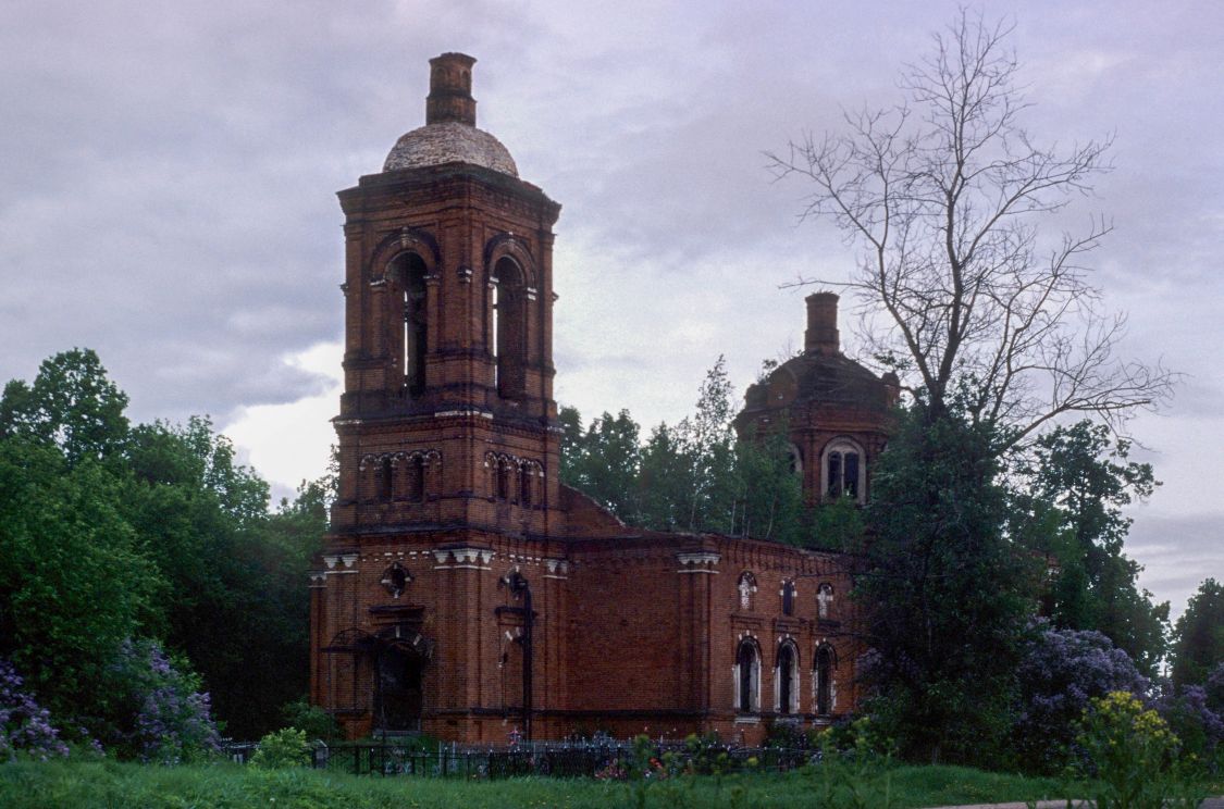 Церковь Казанской иконы Божией матери, Трёхсвятское (Дмитровский городской округ, Московская область). фасады