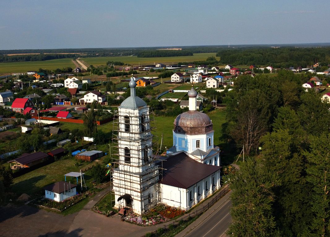 Церковь Покрова Пресвятой Богородицы, Куликово (Дмитровский городской округ, Московская область). общий вид в ландшафте