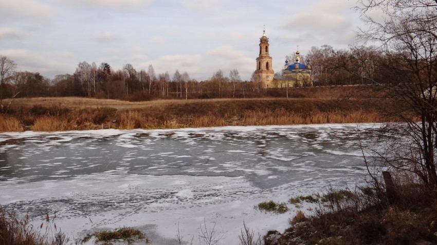 Церковь Сергия Радонежского, Зятьково (Талдомский городской округ и г. Дубна, Московская область). общий вид в ландшафте