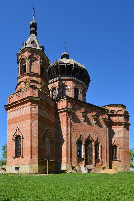 Красное Знамя (быв. Старая Ольшанка). Церковь Воскресения Христова. фасады, Вид с юга
