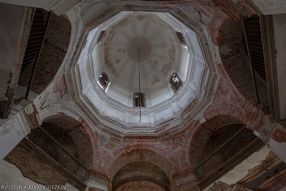 Красное Знамя (быв. Старая Ольшанка). Церковь Воскресения Христова. интерьер и убранство