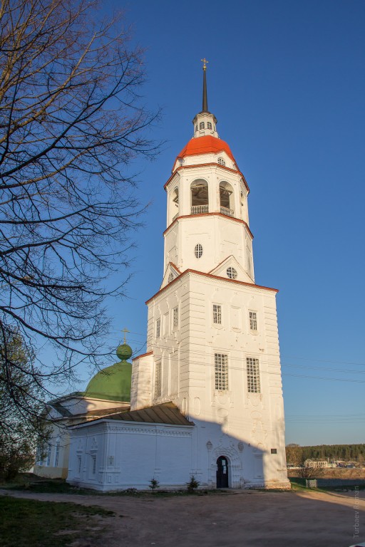 Тотьма. Церковь Успения Пресвятой Богородицы. фасады