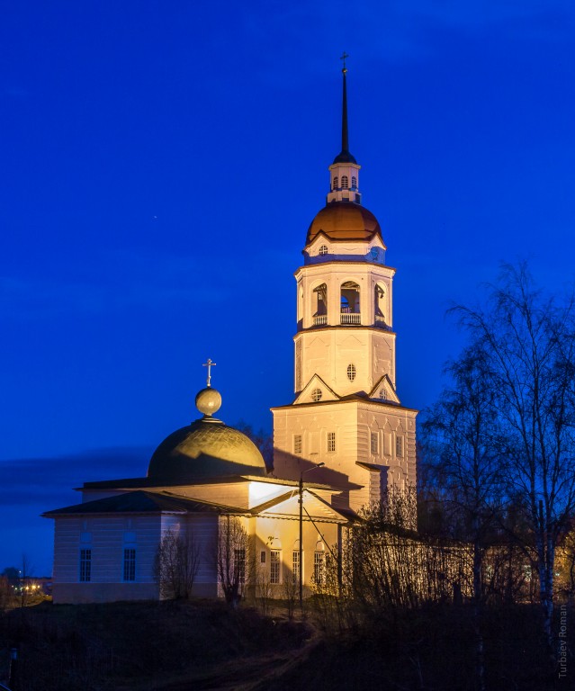 Церковь Успения Пресвятой Богородицы, Тотьма (Тотемский район, Вологодская область). фасады, В ночной подсветке