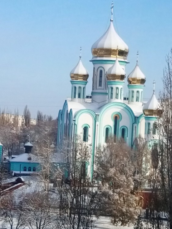 Церковь Всех Святых на Салтовке, Харьков (Харьков, город, Украина, Харьковская область). фасады, Свято-Владимирский храм (большой) и храм Всех святых(маленький)