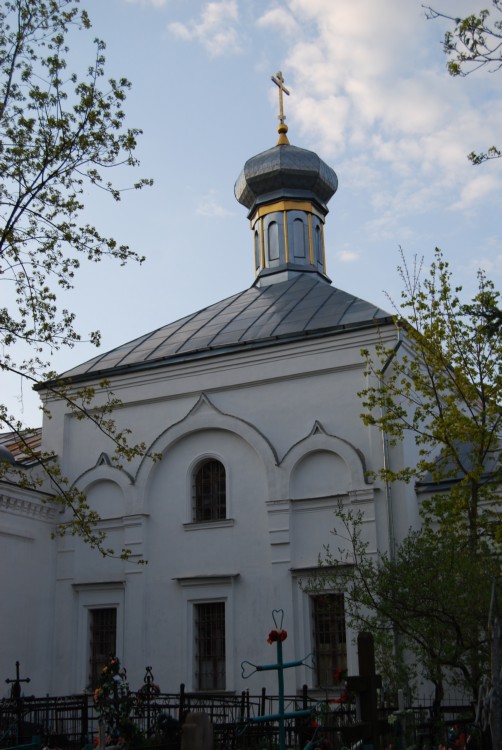 Церковь Николая Чудотворца, Николо-Крутины (Егорьевский городской округ, Московская область). архитектурные детали, Основное здание Церкви со стороны кладбища
