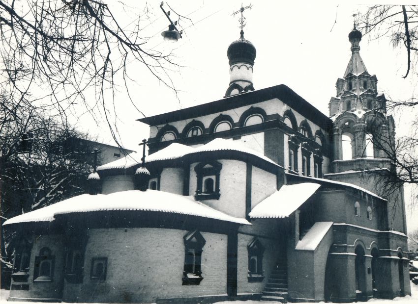 Басманный. Церковь Трех Святителей на Кулишках. архивная фотография