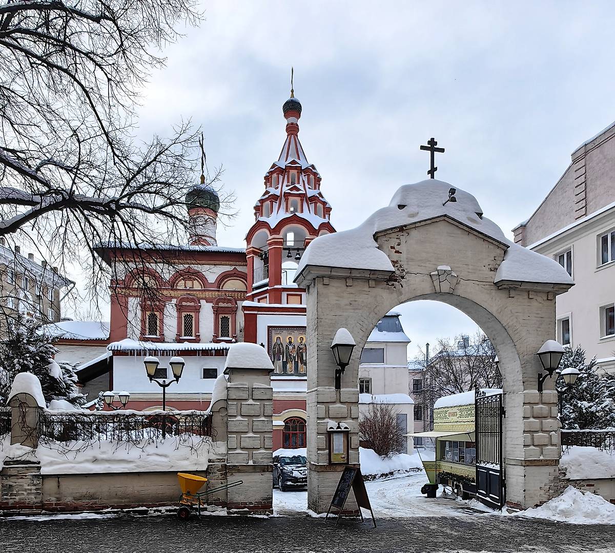 дополнительная информация. Церковь Трех Святителей на Кулишках, Басманный (Центральный административный округ (ЦАО), г. Москва)