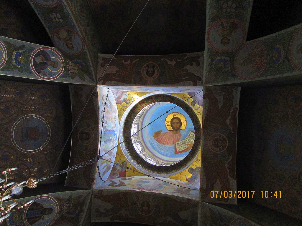 Церковь Трёх Святителей на Заиковке, Харьков (Харьков, город, Украина, Харьковская область). интерьер и убранство