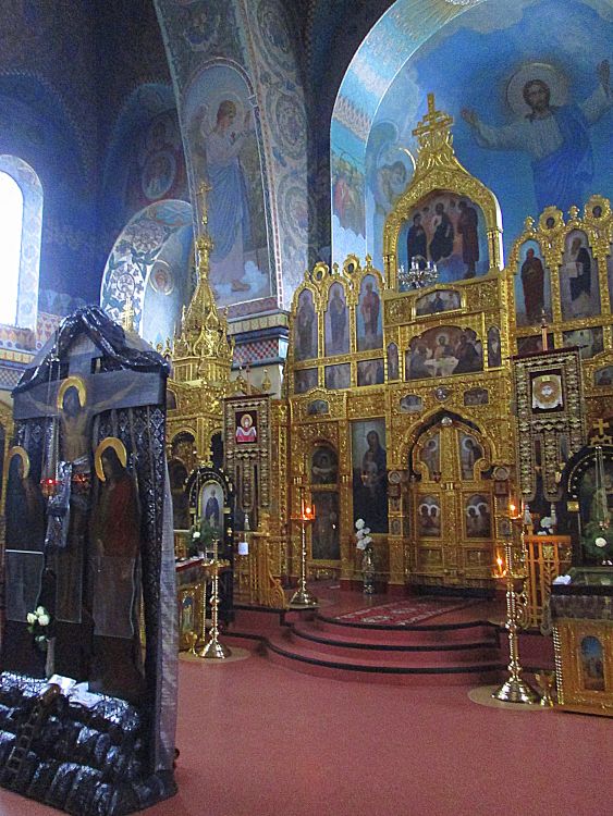 Церковь Трёх Святителей на Заиковке, Харьков (Харьков, город, Украина, Харьковская область). интерьер и убранство