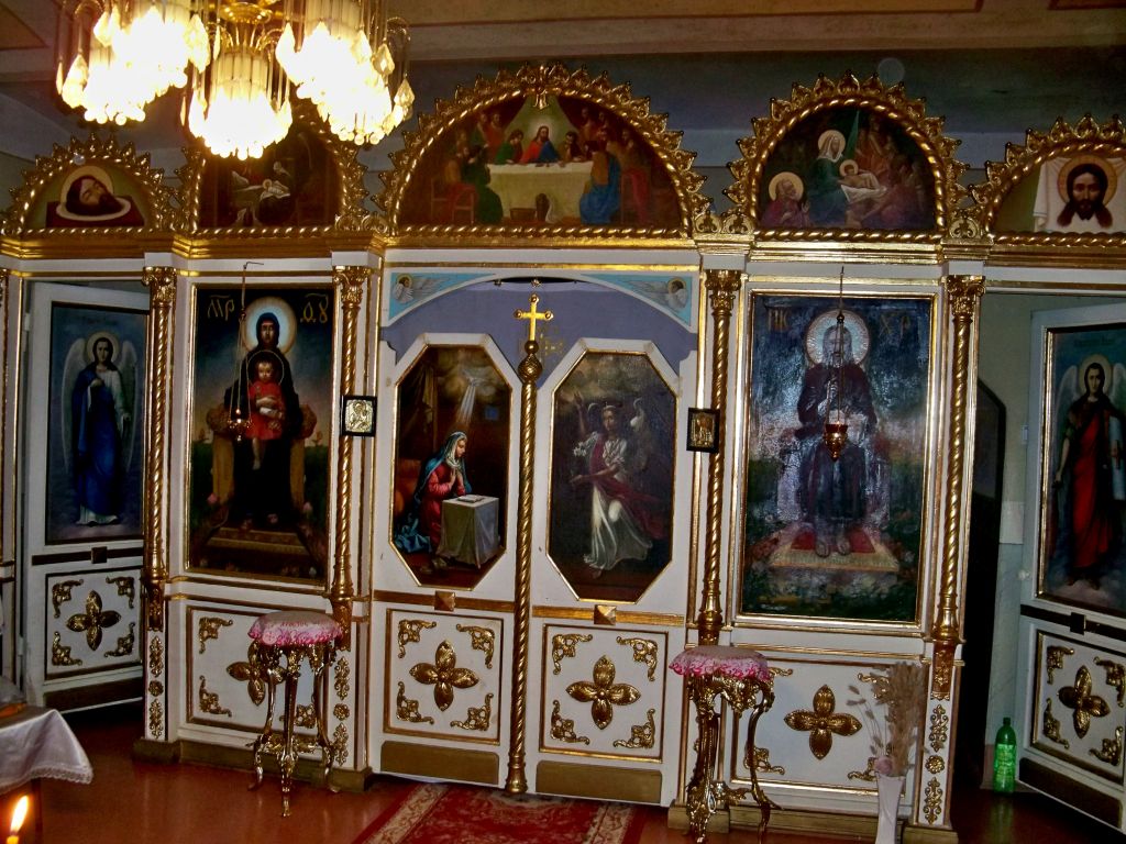 Церковь Трёх Святителей на Заиковке, Харьков (Харьков, город, Украина, Харьковская область). интерьер и убранство, Нижний храм Святого Николая