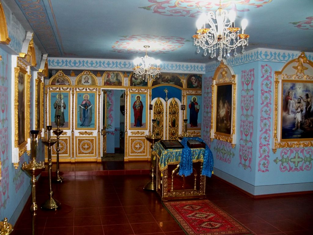 Церковь Трёх Святителей на Заиковке, Харьков (Харьков, город, Украина, Харьковская область). интерьер и убранство, Нижний храм Покровский 