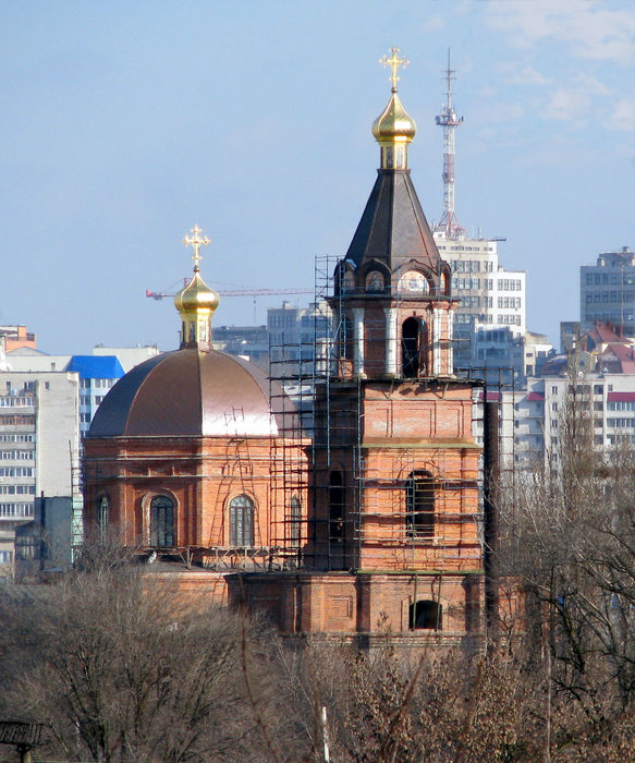 Харьков. Церковь Иоанна Богослова в Ивановке. общий вид в ландшафте