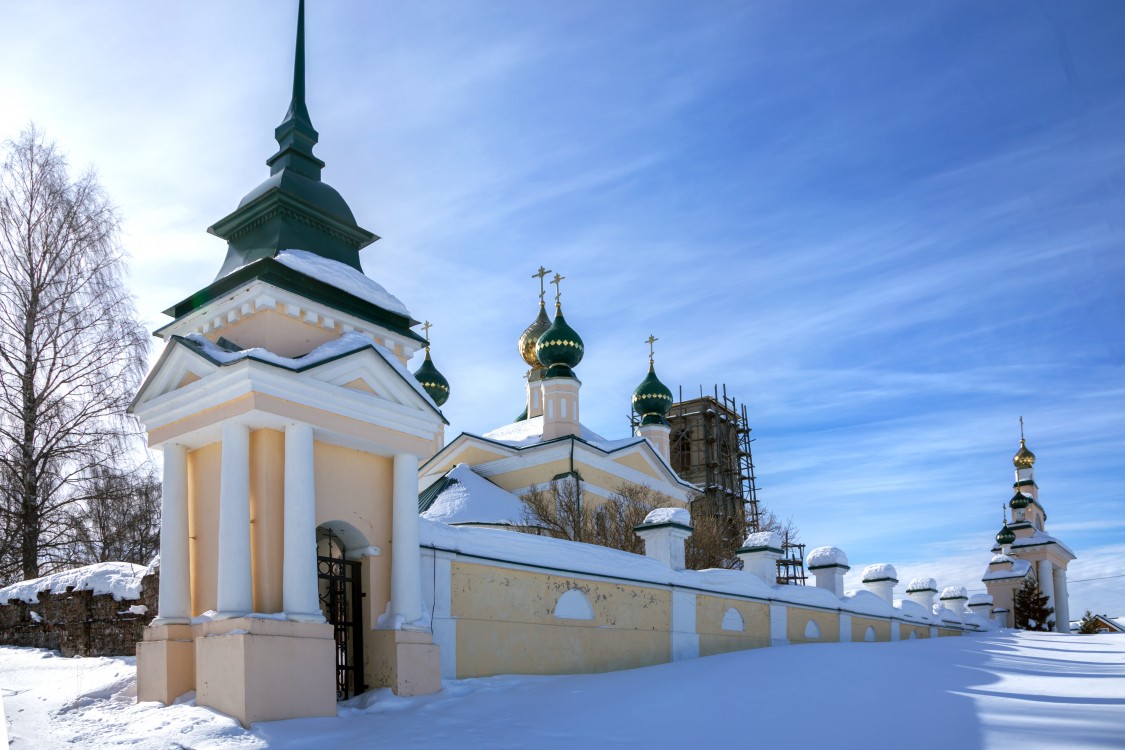 Никола-Бой. Церковь Николая Чудотворца. фасады