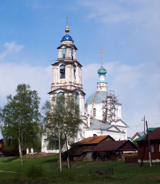 Ильинское. Церковь Георгия Победоносца. общий вид в ландшафте