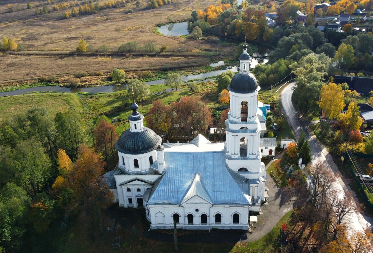 Филипповское. Церковь Николая Чудотворца. общий вид в ландшафте