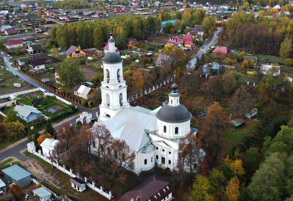 Филипповское. Церковь Николая Чудотворца. общий вид в ландшафте