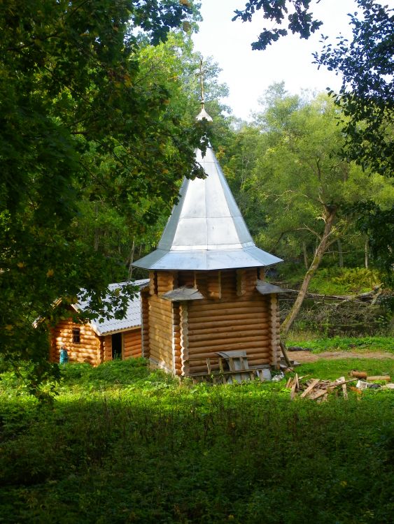 Кярово. Церковь Покрова Пресвятой Богородицы. фасады, Водосвятная часовня