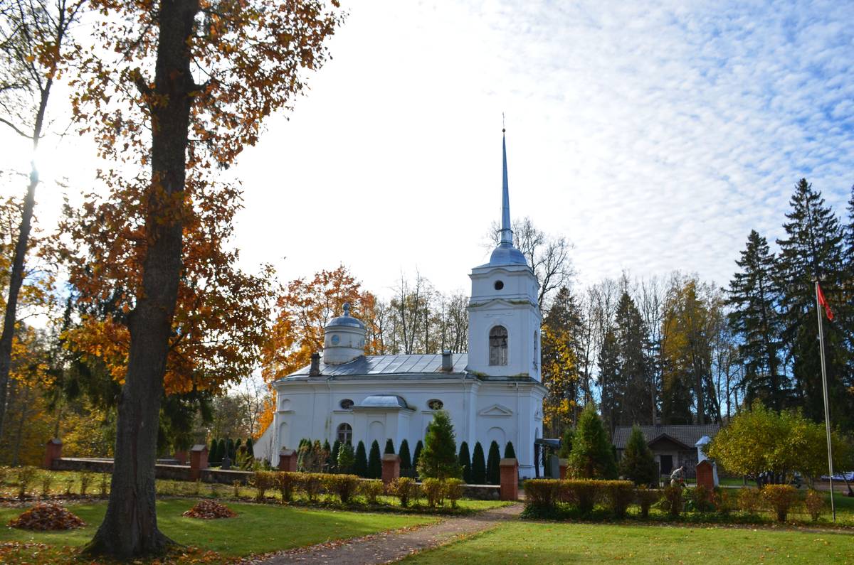 Церковь Покрова Пресвятой Богородицы, Кярово (Гдовский район, Псковская область). общий вид в ландшафте