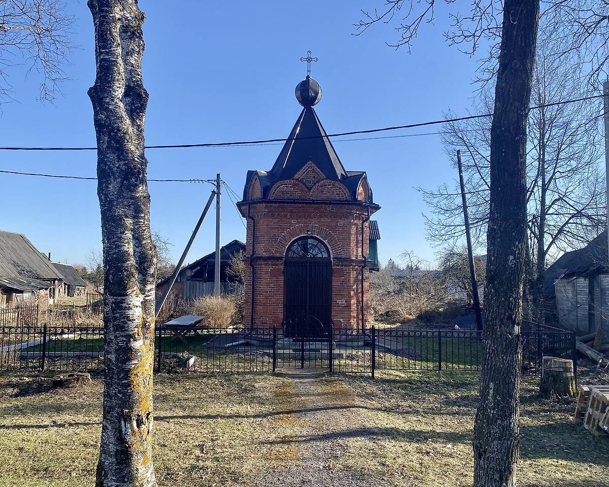 Вид с дороги, фасады. Неизвестная часовня, Витино (Ломоносовский район и г. Сосновый Бор, Ленинградская область)