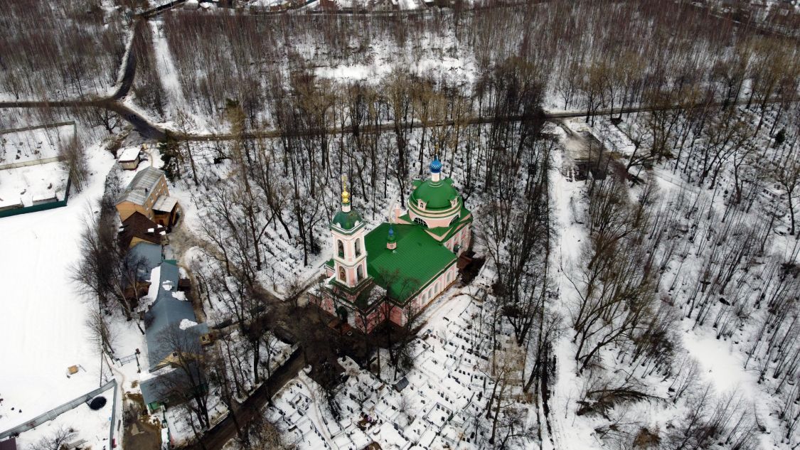 Церковь Рождества Христова, Заозерье (Павлово-Посадский городской округ и г. Электрогорск, Московская область). общий вид в ландшафте